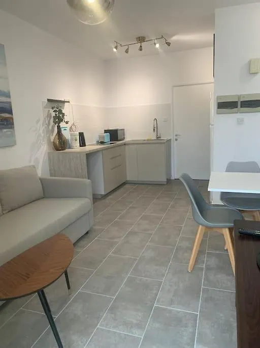 Apartment Antonia Sea View Suite Larnaca